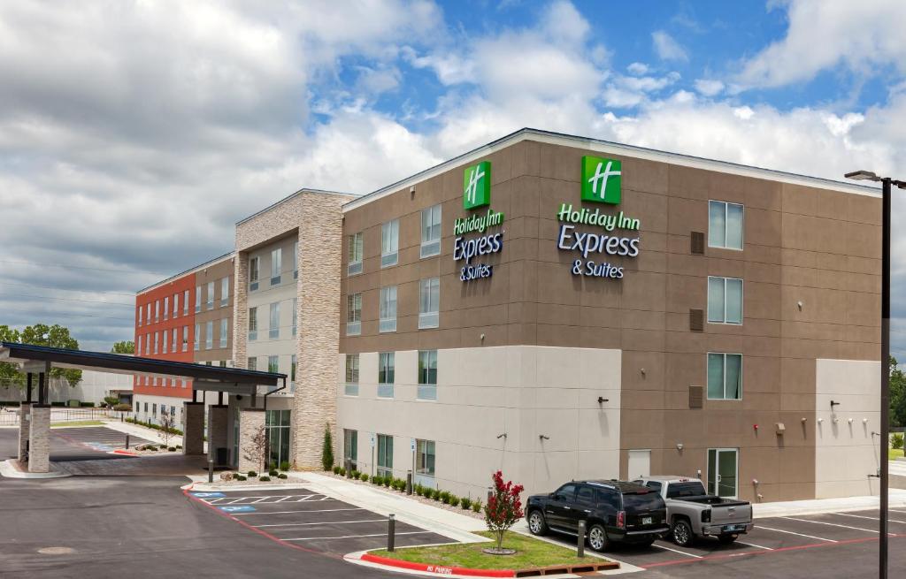 Holiday Inn Express & Suites Tulsa South - Woodland Hills an IHG Hotel Main image 1